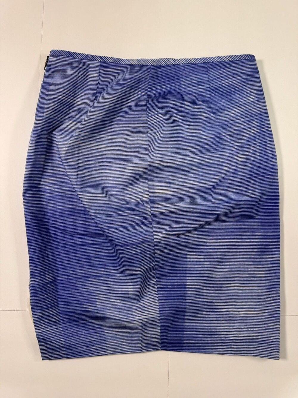 Tahari Women’s Blue Striped Pencil Skirt Size 6 Stretch Lined Knee Length